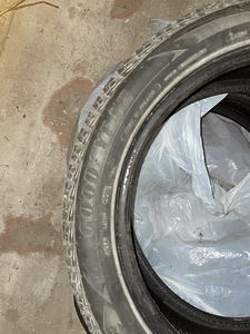 205/50/17 Goodyear ultragrip ice 7mm 2tk (3 foto / 3)