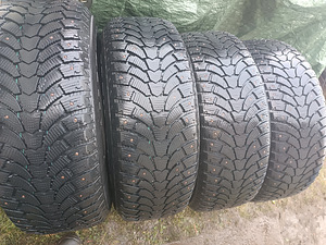 265/65R17 MAXTREK TREK M900 ICE 112S (2 foto / 10)