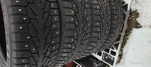 225/60 R17 NOKIAN (7 foto / 8)