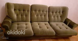 Винтажный зеленый диван (фото #1)