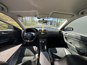 Honda Accord 2.0 114kw ÜV 03/24 (7 foto / 10)