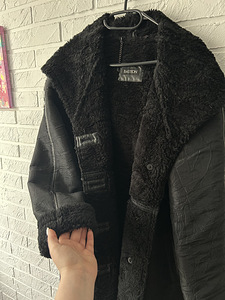 Bastion kevad/sügis karvase sisuga pikk must mantel, 42 XL (5 foto / 5)