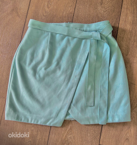 Светло-зеленая замшевая юбка, S/M (фото #2)