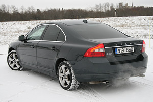2010 Volvo s80 2.4d 151kw summum (4 foto / 13)