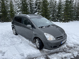 Toyota Corolla Verso (3 foto / 14)