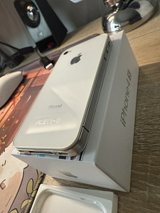 iPhone 4s 32gb (9 фото из 10)