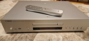 Проигрыватель компакт-дисков Yamaha CD-S700 (2 фото из 4)