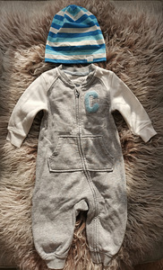 Breden müts 41/43+dresskombe (1 foto / 1)