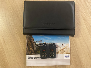 Volvo V60 2.0 SUMMUM D3 120kW (14 foto / 14)