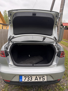 Seat Cordoba (8 фото из 13)