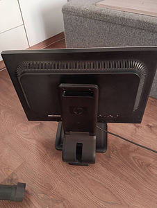 Monitor (2 foto / 3)