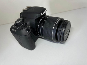 Canon EOS 600D (2 фото из 4)