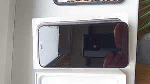 iPhone 11 (2 foto / 3)