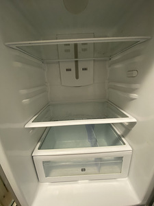 Холодильник Samsung (2 фото из 4)