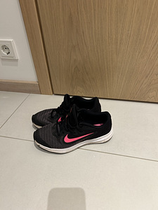 Кроссовки Nike (1 фото из 1)