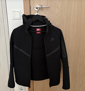 Nike tech fleece Размер 147–158 (1 фото из 2)