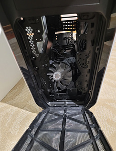 Korpus Corsair Graphite Series™ 780T White Full-Tower valge (7 foto / 10)