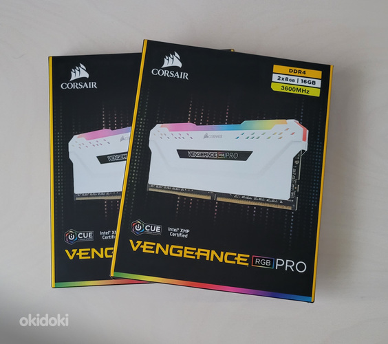 Память Corsair Vengeance RGB PRO 32GB (4X8GB) DDR4-3600 белы (фото #3)