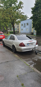 Mercedes-Benz E 320 Avantgarde 3.0 V6 CDI 165kW (3 foto / 9)