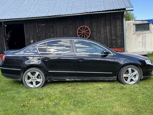 Volkswagen Passat B6 (2 foto / 9)