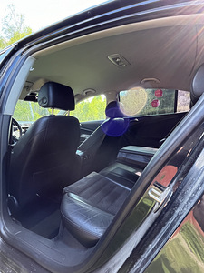 Volkswagen Passat B6 (4 foto / 9)