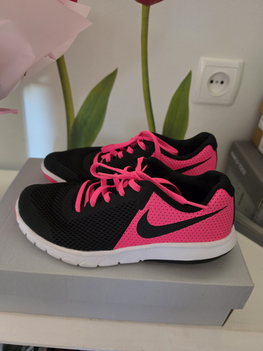 Nike tossud