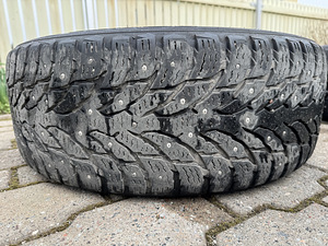 Volvo R18 5-spoke + Nokian Hakkapeliitta 9 (6 foto / 7)