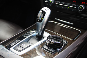 BMW 750Lxd (4 фото из 10)