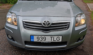 Toyota Avensis (4 foto / 15)