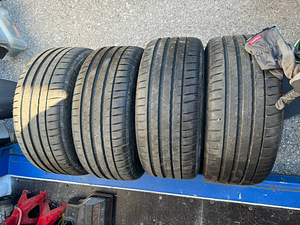 225/40ZR18 - Michelin Pilot Sport 4