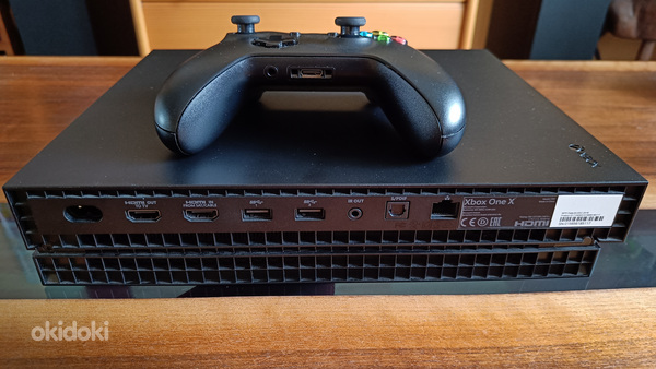 Xbox One X 1 ТБ (фото #3)