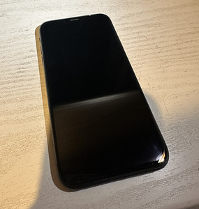 iPhone XR 128GB, must (1 foto / 3)