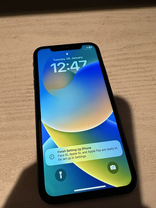 iPhone XR 128GB, must (2 foto / 3)