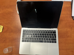 Veaga Macbook Pro 13 inch 2016 (8 foto / 8)