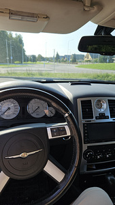 Chrysler 300c SRT 2011 dizel automat webasto (4 foto / 8)