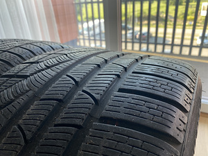 Lamellrehvid Pirelli SottoZero 285/35R20 (3 foto / 5)