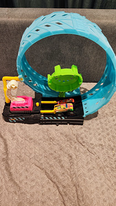 Монстр-траки HotWheels (2 фото из 2)