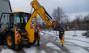 Ekskavaatorlaaduriteenused, traktor (2 foto / 2)