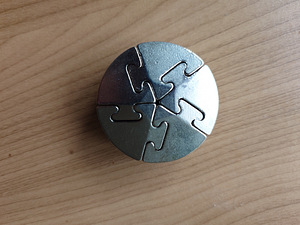 Hanayama cast spiral (1 foto / 2)
