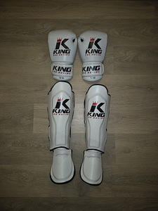 Перчатки и щитки King Pro Boxing (1 фото из 5)