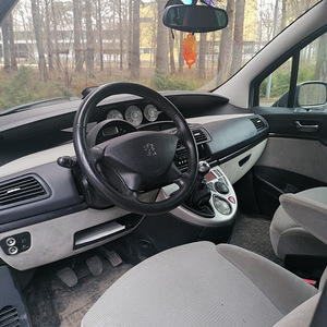 Peugeot 807 (4 фото из 5)