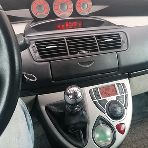 Peugeot 807 (5 фото из 5)