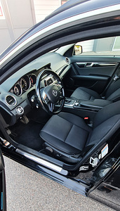 Mercedes-Benz C 200 Premium Avantgarde 2.1 100kW (7 foto / 15)
