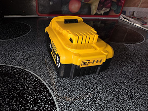 Аккумулятор DeWalt (НОВЫЙ) (2 фото из 4)