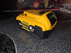 Аккумулятор DeWalt (НОВЫЙ) (3 фото из 4)