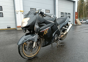 Honda cbr 1100xx (2 foto / 10)