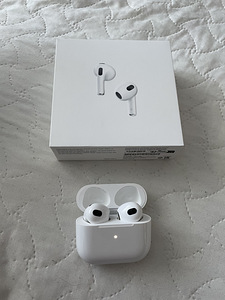 Apple AirPods 3-го поколения (1 фото из 3)