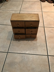 Kast väikeste asjade jaoks (2 foto / 2)
