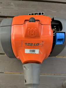 Bensiintrimmer husqvarna (2 foto / 2)