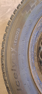Rehvid Triangle Icelynx -215/60R16 (4 foto / 4)